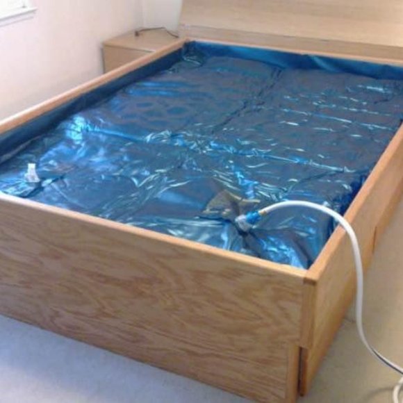 waterbed - Picture 1 of 1